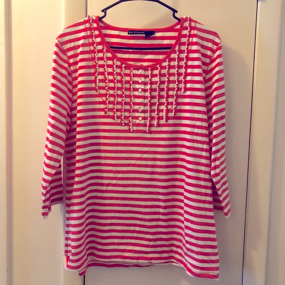 Woman’s Bay Studio short sleeve shirt size XL